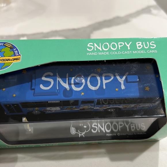 Snoopy Bus Hand Made Cold Cast Model Car - Picture 8 of 9